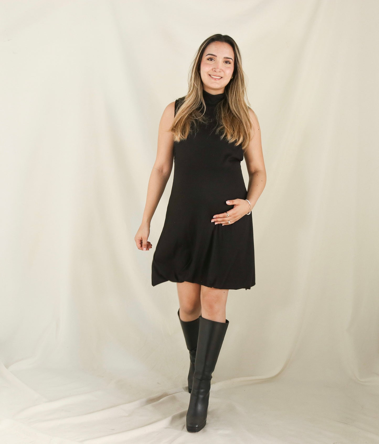 Vestido de maternidad, cuello de tortuga negro sin mangas